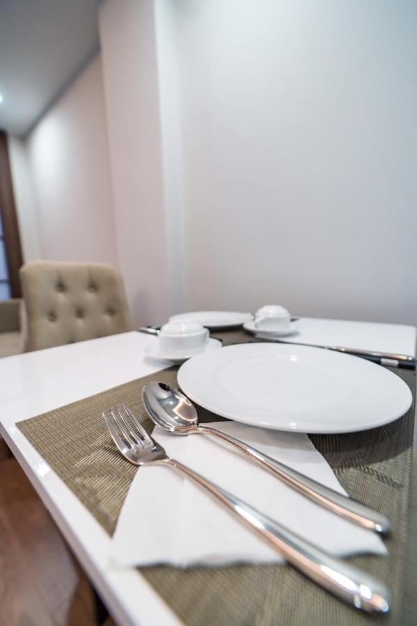 T&B Housing Aparthotel Hanoi Buitenkant foto